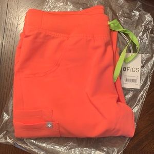 Figs kade hot coral scrub